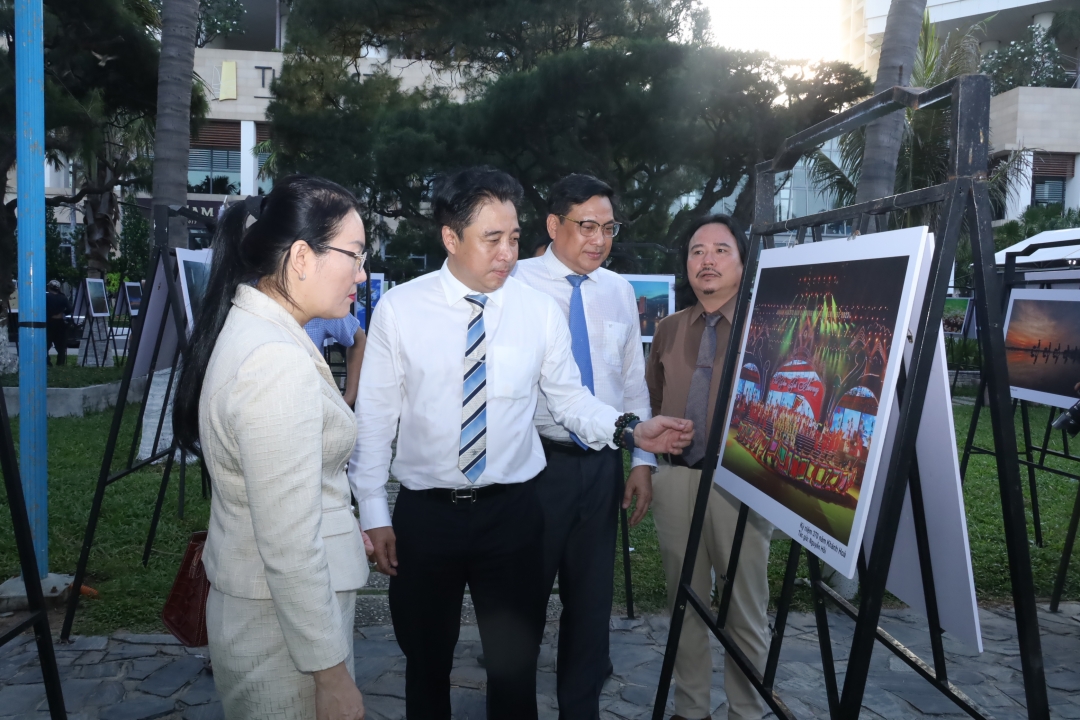 Khanh Hoa’s fine arts and photography show signs of progress