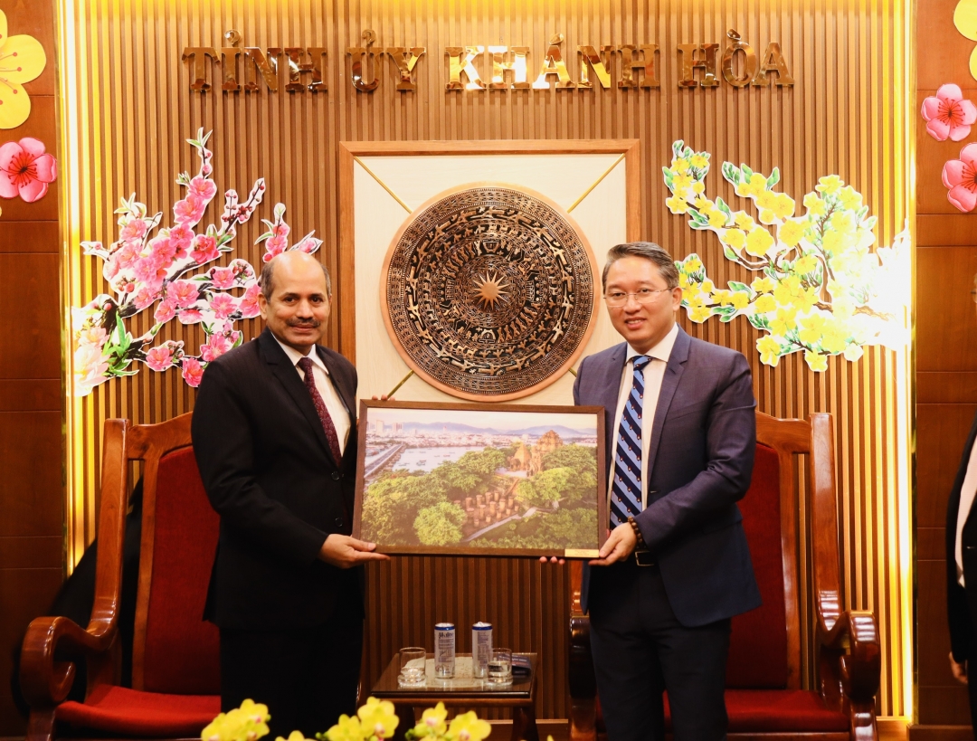 Indian Ambassador visits Khanh Hoa