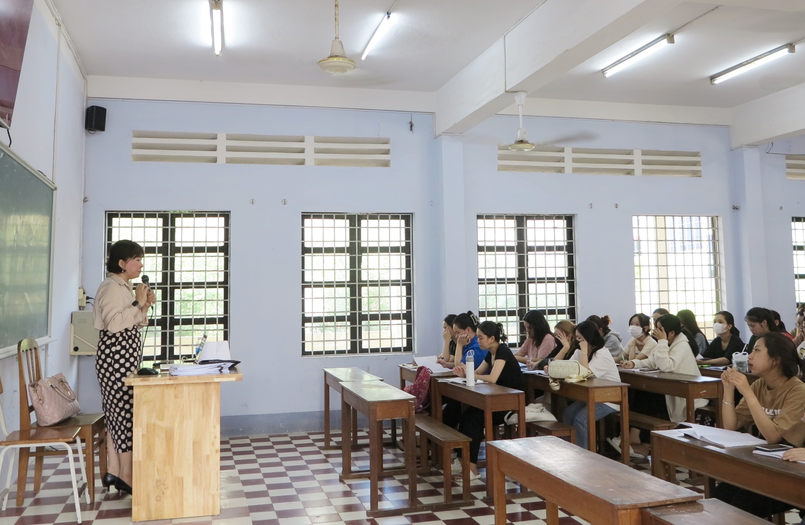 Khanh Hoa University:: Towards developing digital university