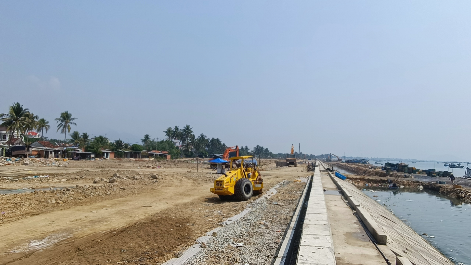 Van Ninh: Speeding up construction progress of key projects