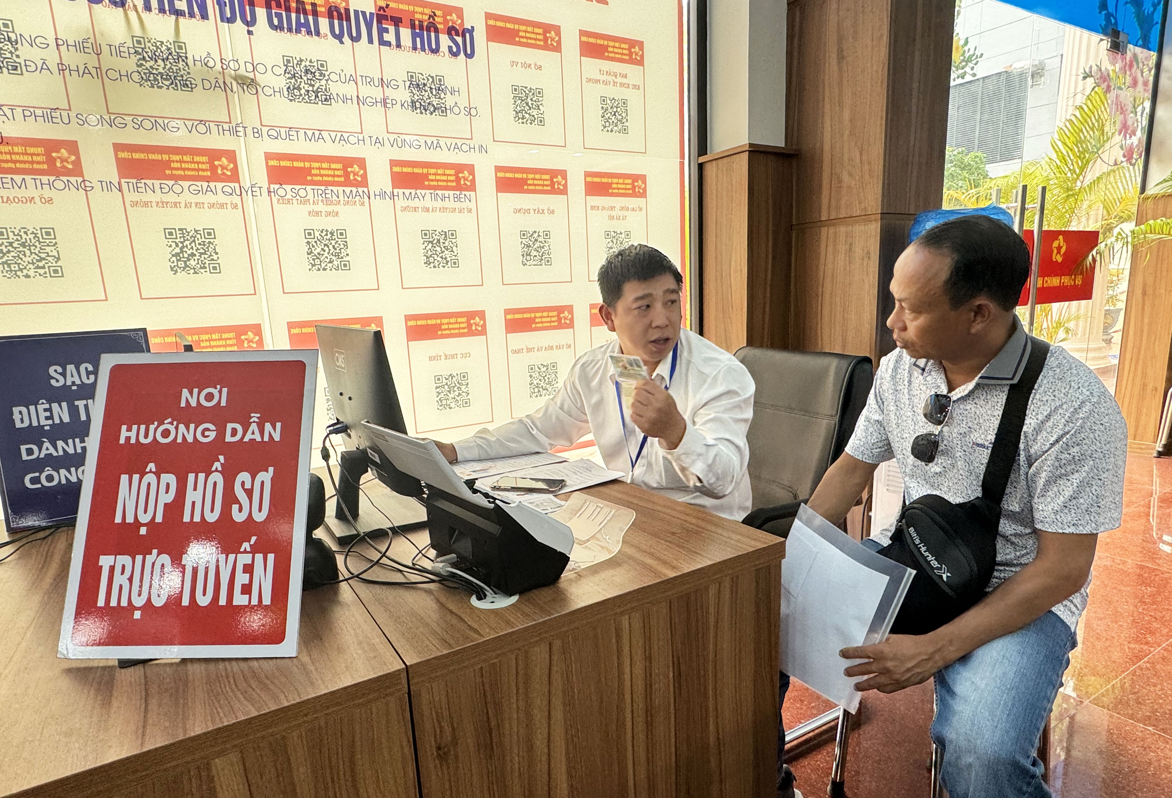 Khanh Hoa Public Administrative Service Center: efforts to improve operation quality