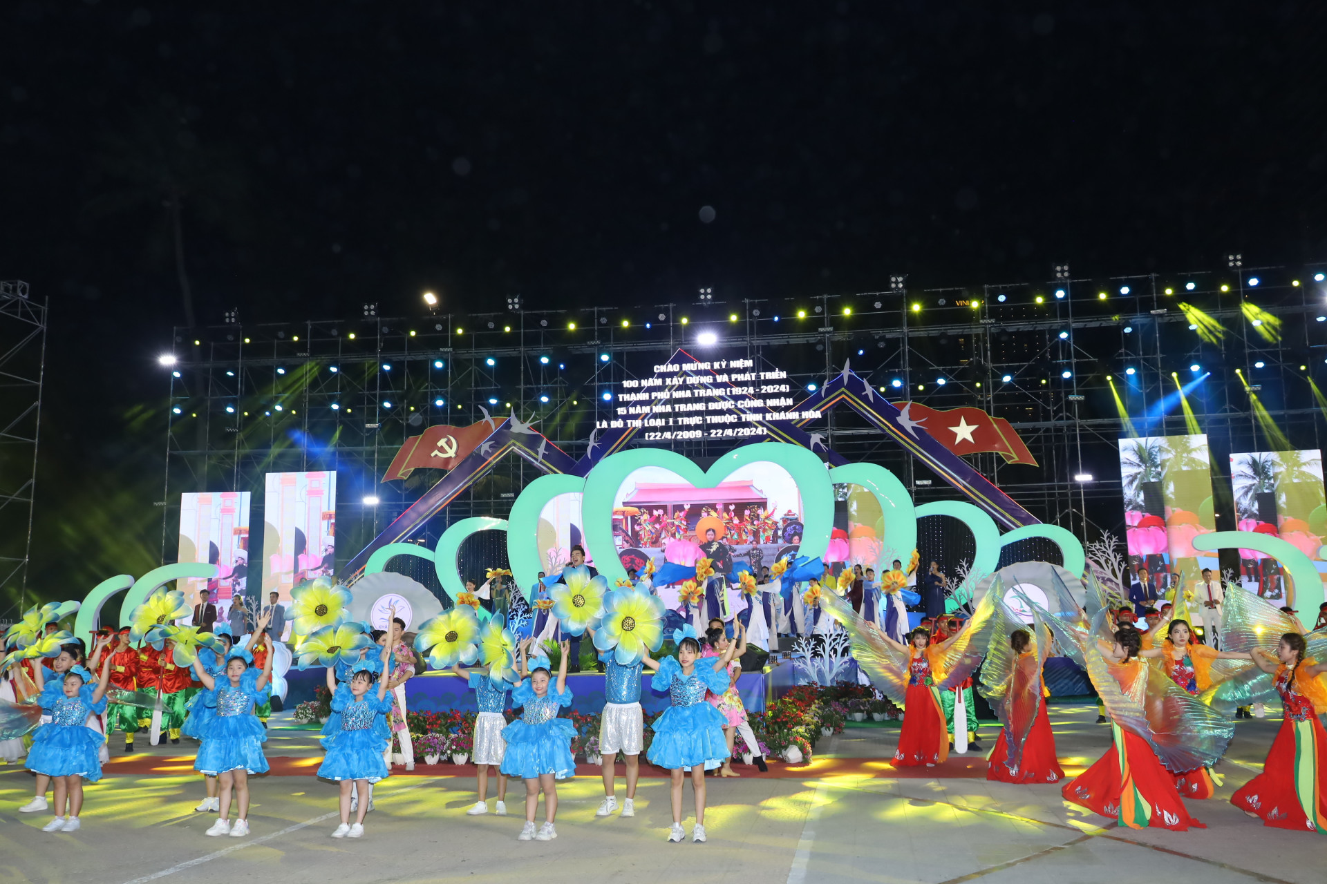 Music show celebrating Nha Trang City’s 100th anniversary of construction and development