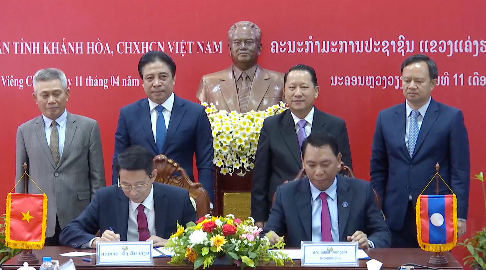 Khanh Hoa Provincial delegation pays working visit to Vientiane, Laos