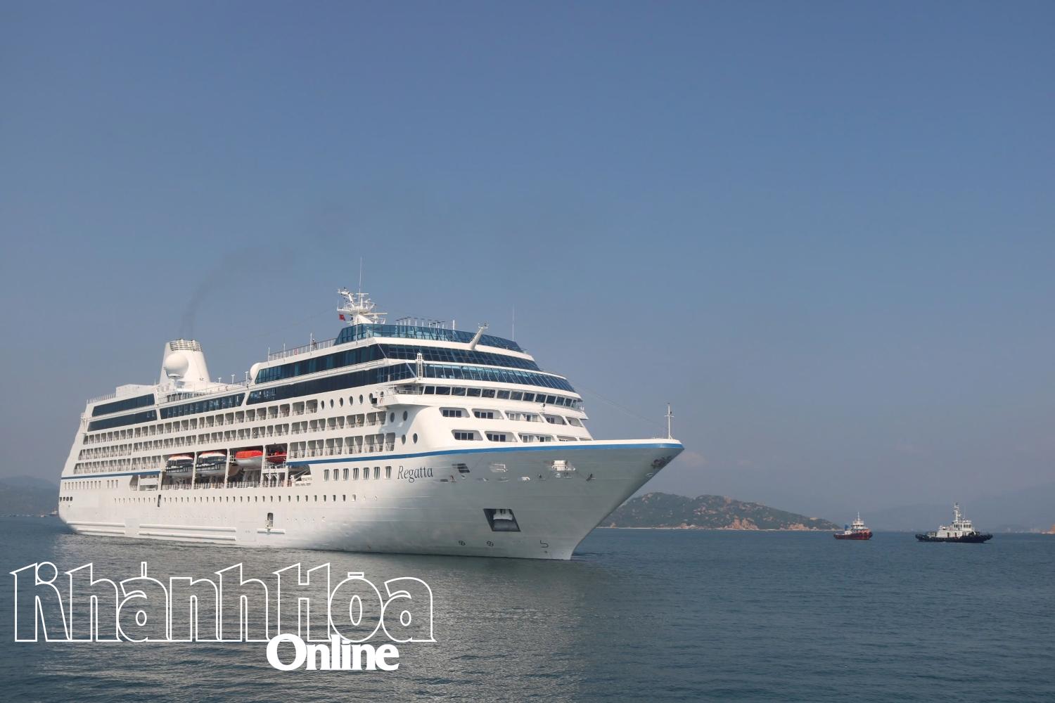 Regatta cruise ship brings 500 to Khanh Hoa