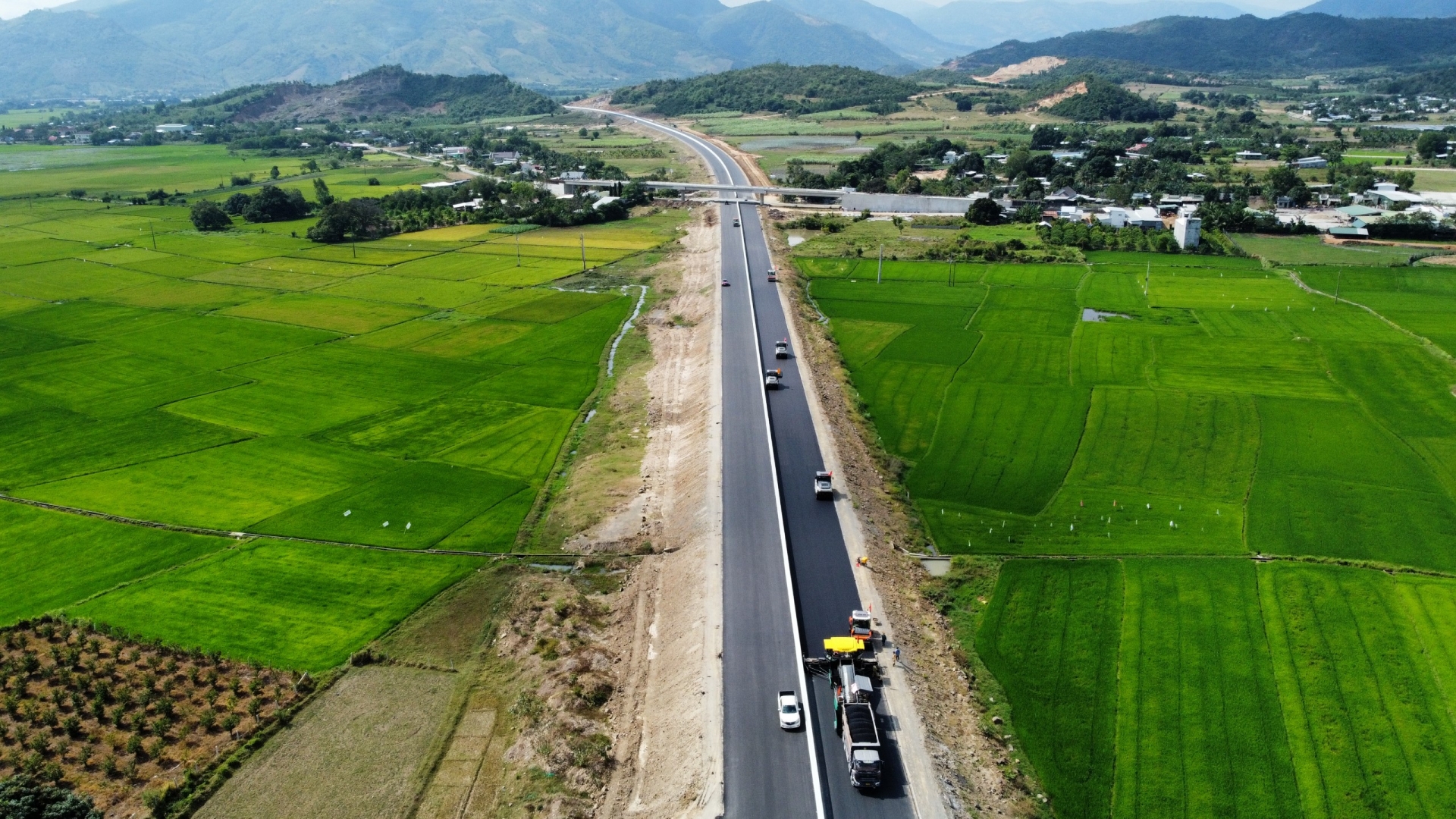 Nha Trang – Cam Lam motorway to open May 19