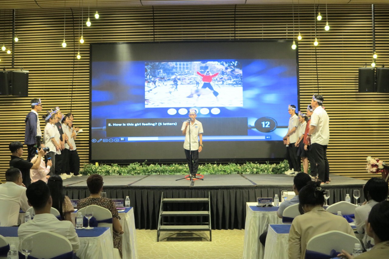 Nearly 100 join “Master English – Master your life"