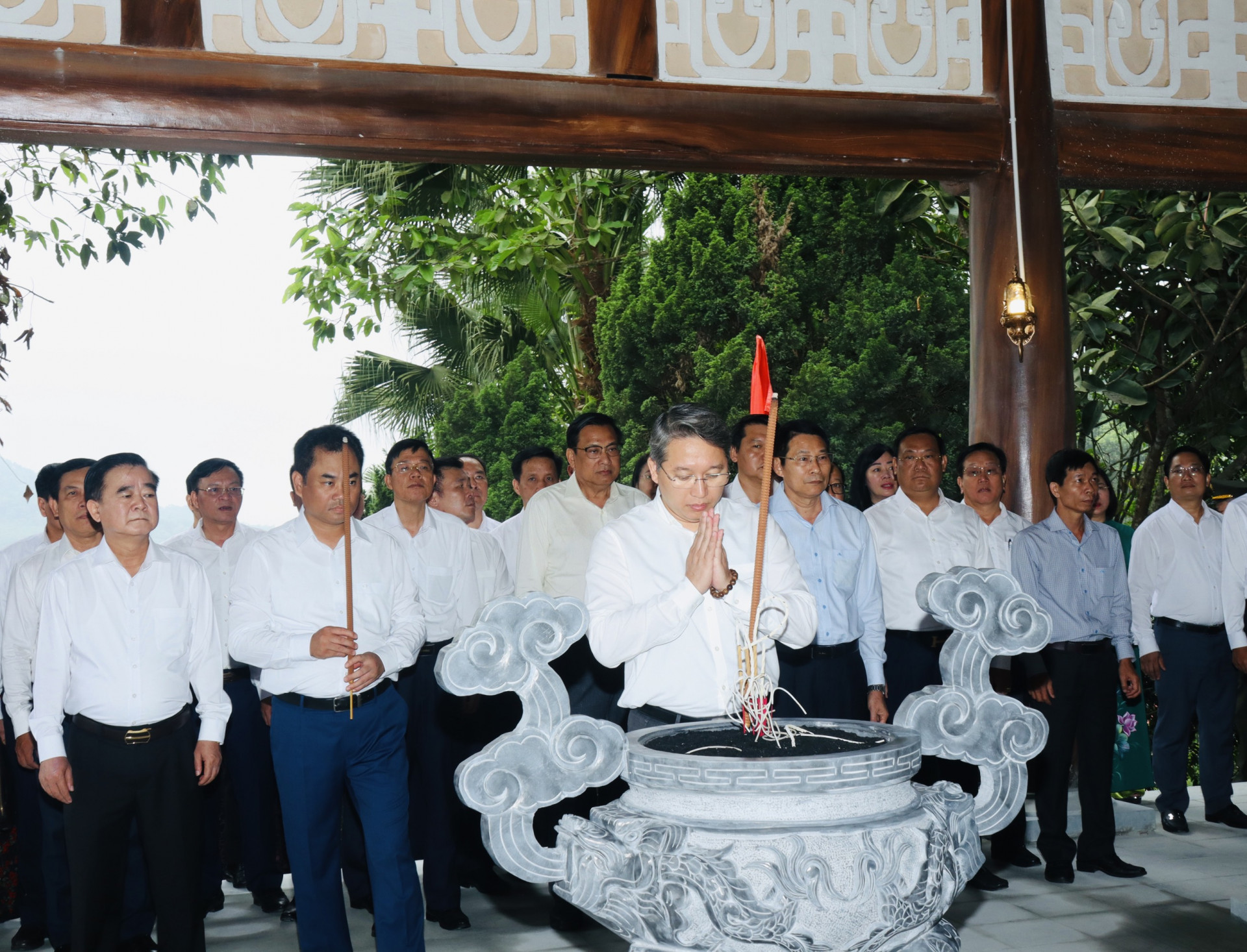 Thurification in commemoration of President Ho Chi Minh at ATK Dinh Hoa historical relics