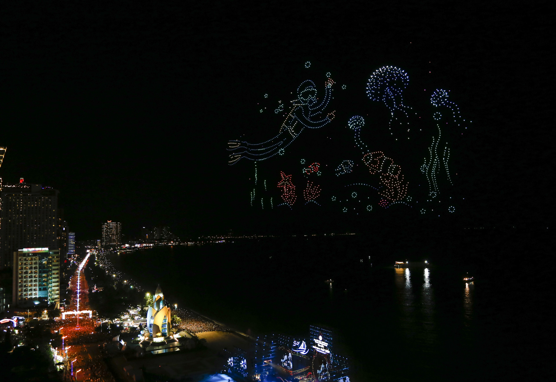 Spectacular light show nights to be featured at Ever Glamour Nha Trang Festival 2024