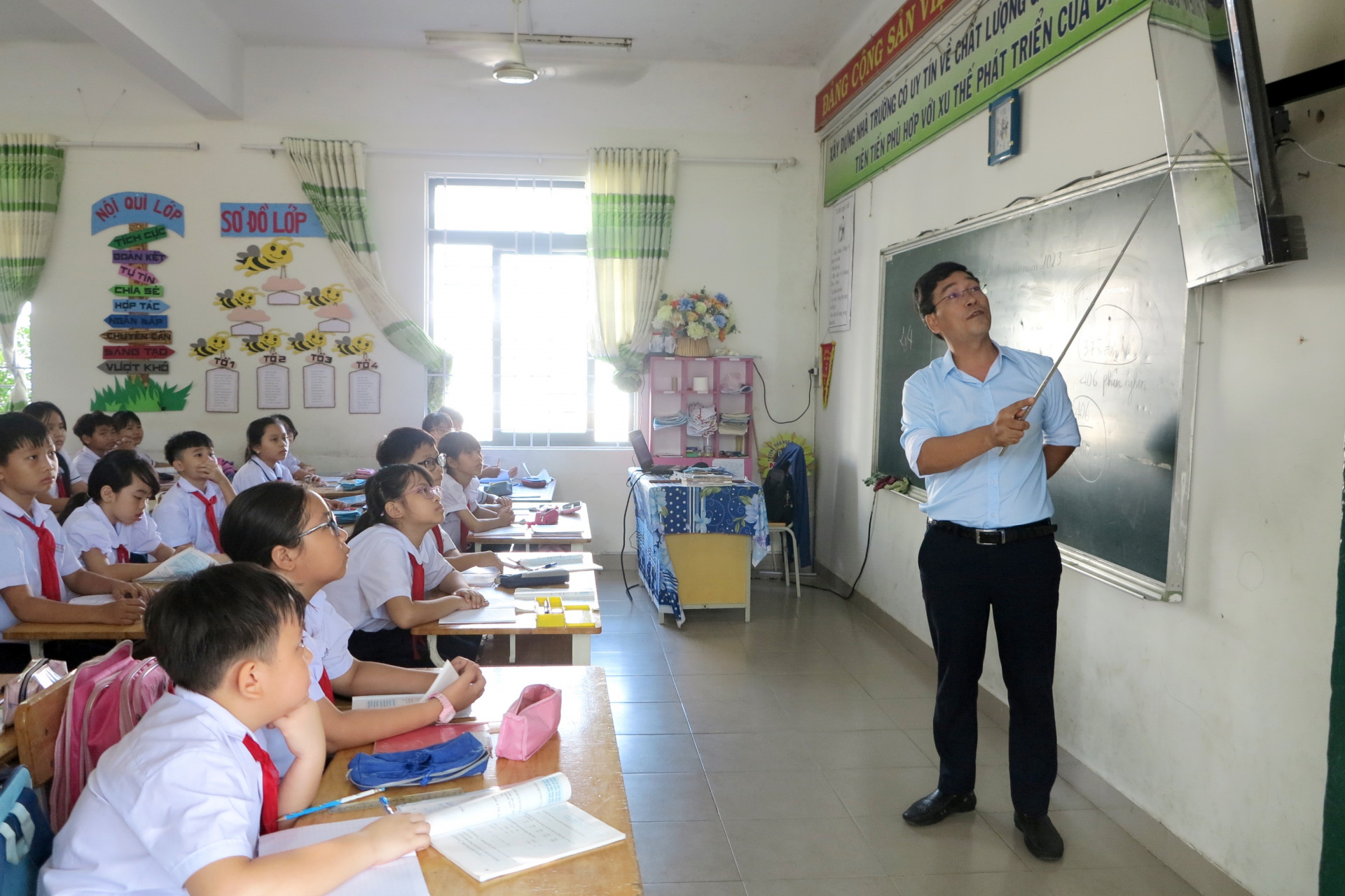 Building digital learning resources for primary schools