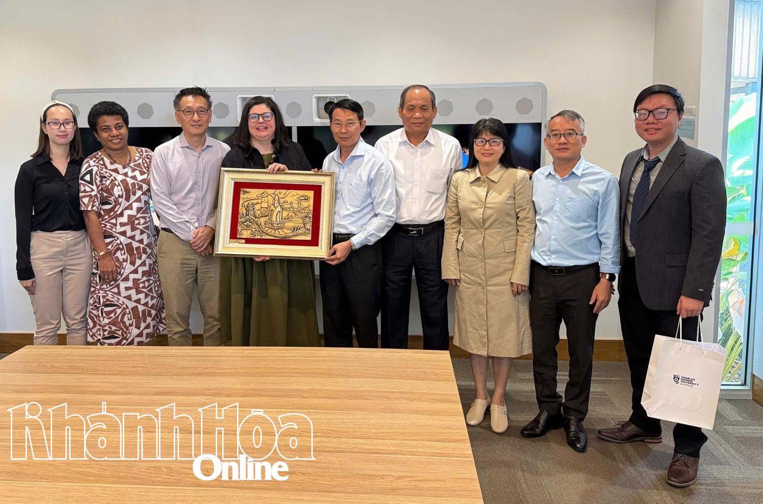 Provincial delegation works with Charles Darwin University and International College of Advanced Education