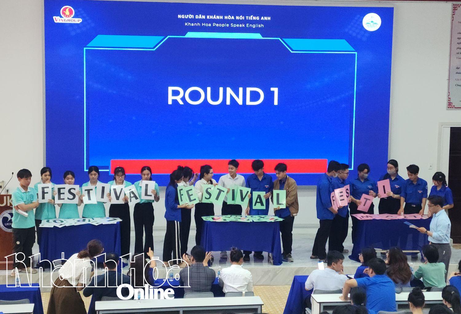 Over 200 students compete in English language game show