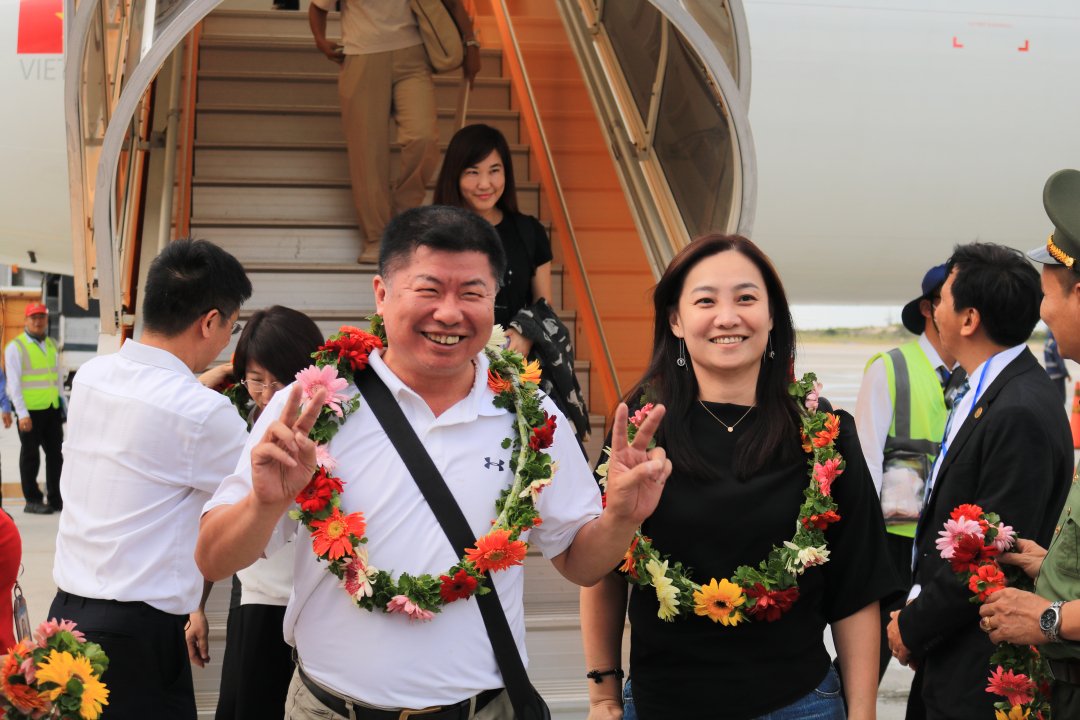 2.8m tourist arrivals in first 6 months