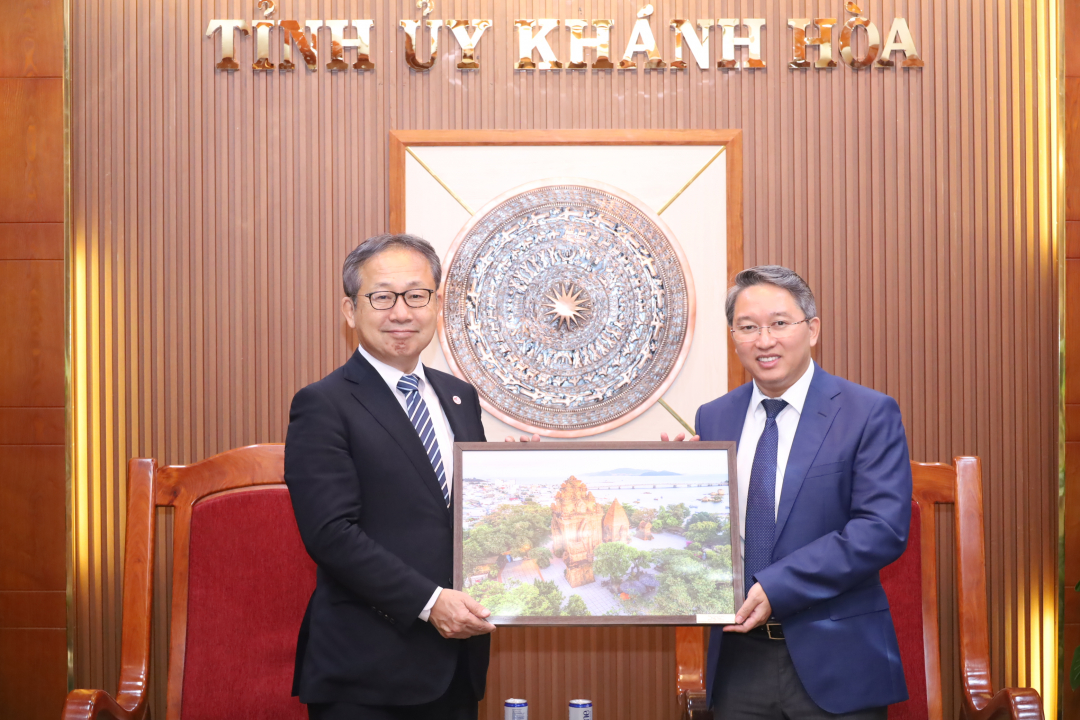 Japanese ambassador to Vietnam Yamada Takio visits Khanh Hoa