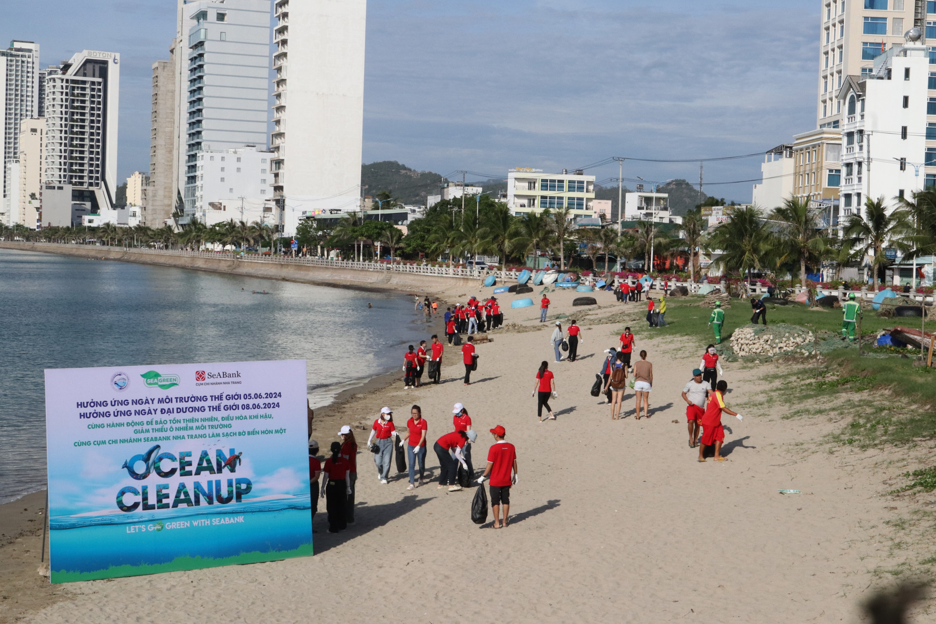 100 people join Ocean Clean-up day