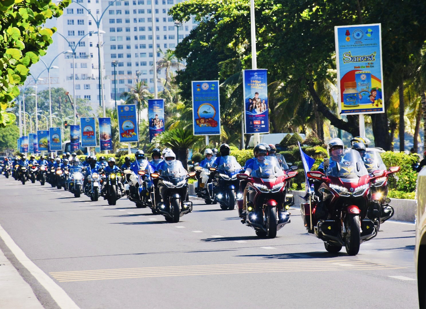 Nearly 100 Harley Davidson motorcycles and Jeeps parade to promote Nha Trang Sea Tourism Festival 2024