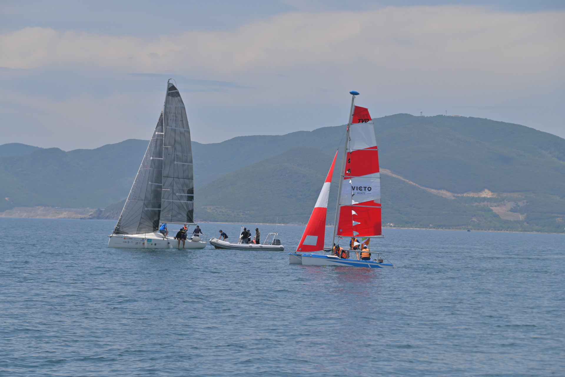 National sailing and stand-up paddleboarding races in Nha Trang City