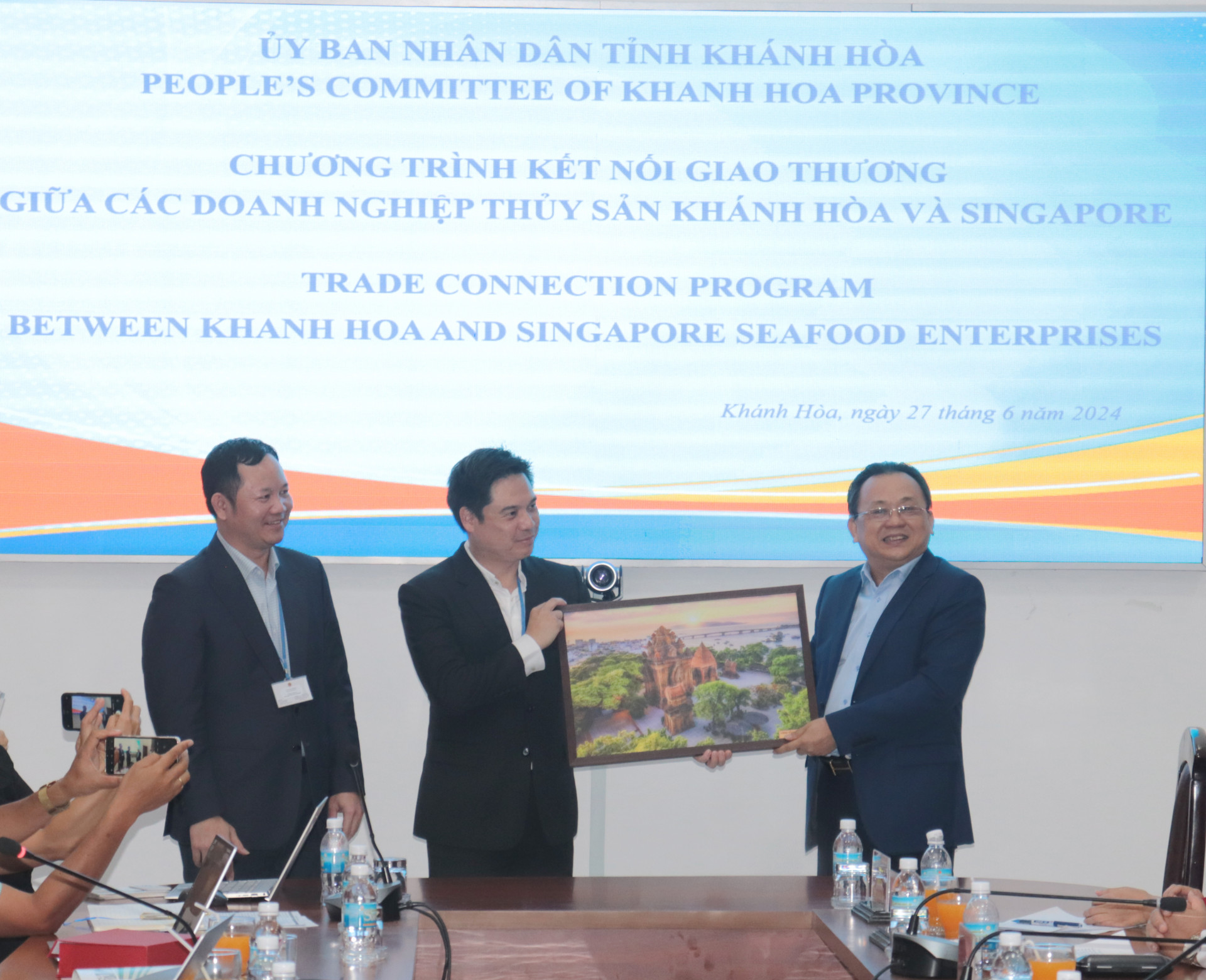 Trade connection between Khanh Hoa and Singapore Seafood Enterprises