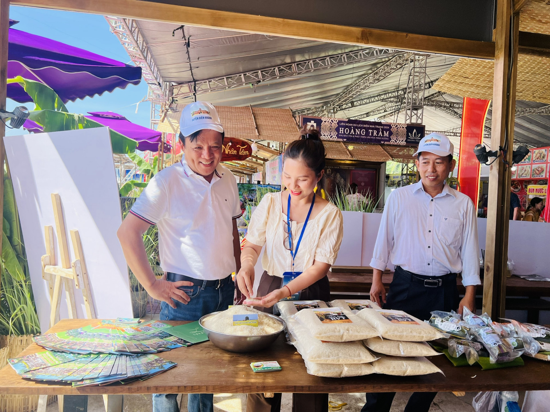 Dien Khanh Tourism Exhibition opens