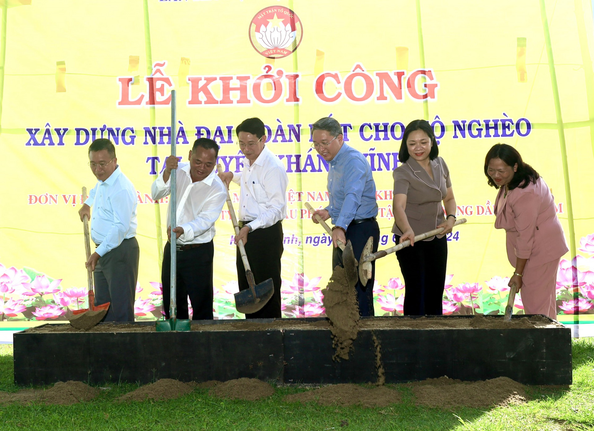 Work begins on 100 houses for the poor  