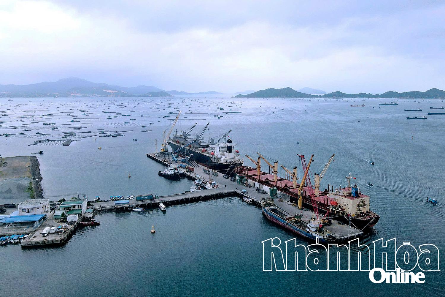 Promoting potentials of Khanh Hoa's seas and islands towards developing a blue marine economy