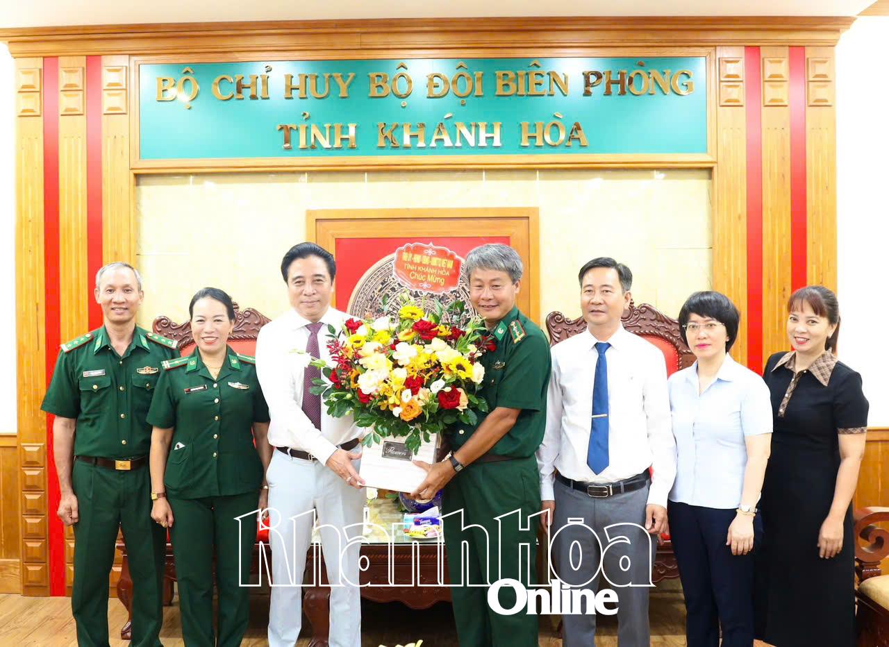 Permanent Deputy Secretary of Provincial Party Committee Nguyen Khac Toan visits press agencies