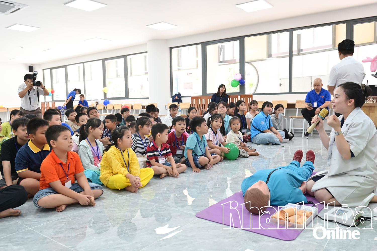 Khanh Hoa Provincial Children's Cultural Palace makes strong, effective debut