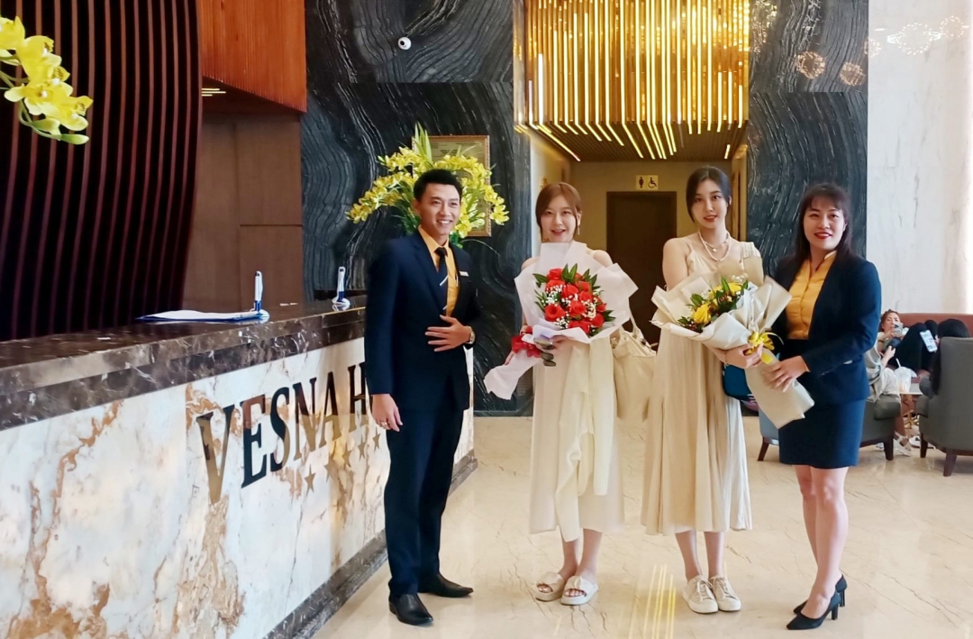 Miss Korea 2022 and runner-up arrive in Nha Trang shooting for gameshow K-Trend x Miss Korea in Vietnam