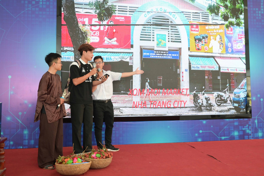 Variety of English language exchange activities for young people