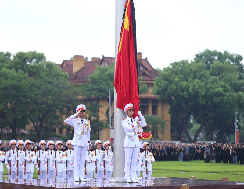 Flag hoisted at half-mast for Party General Secretary Nguyen Phu Trong
