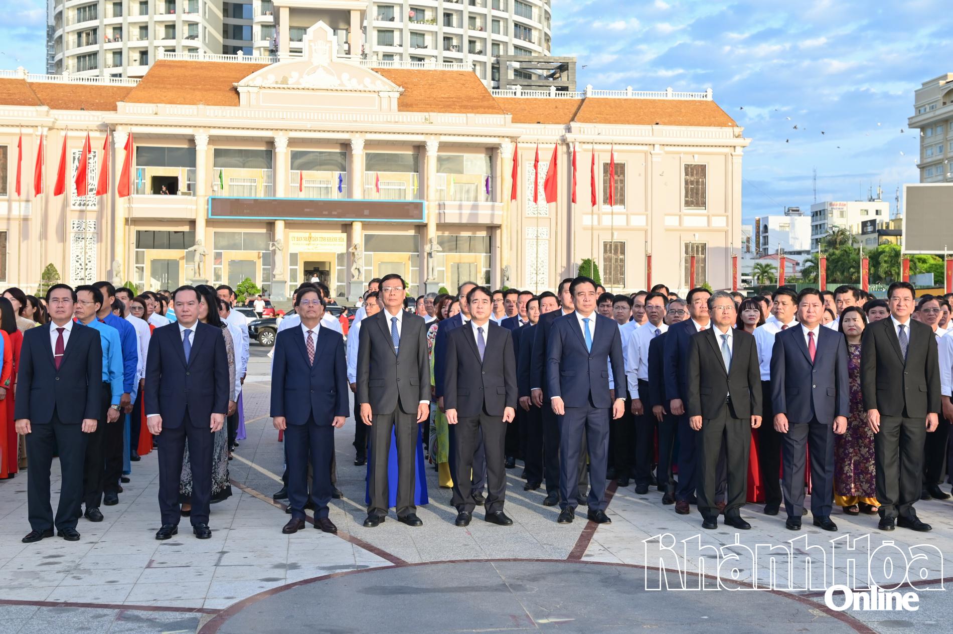 Nearly 1,300 attend July flag ceremony