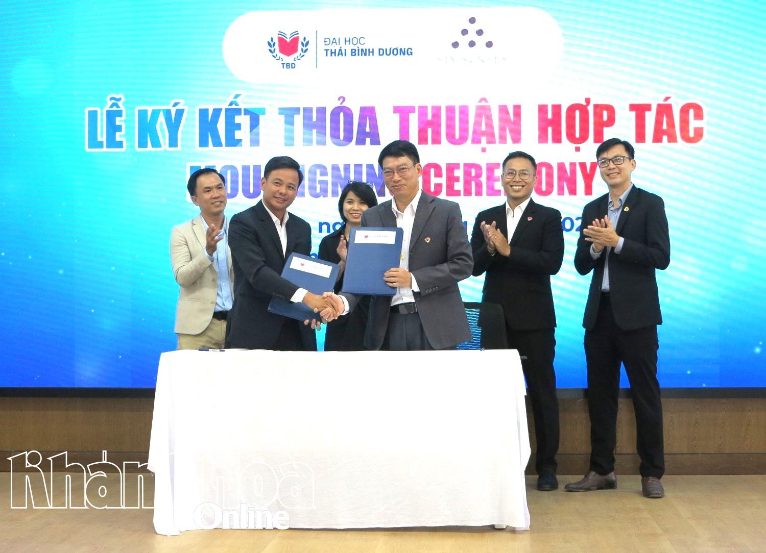 Pacific Ocean University signs cooperation agreements with 3 leading resorts in Khanh Hoa