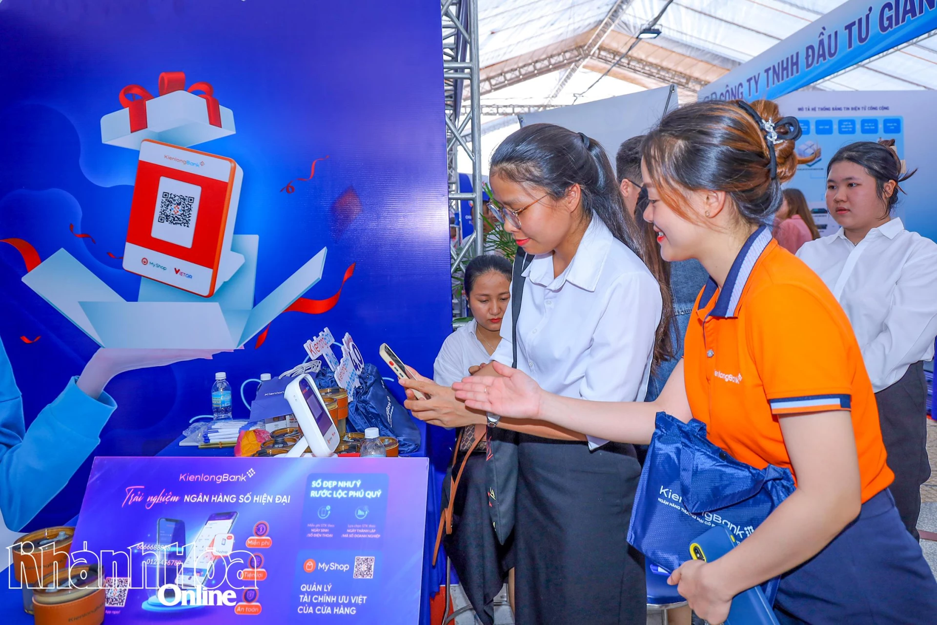 Popularizing digital application and digital services