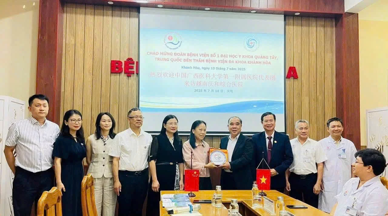 Medical expertise exchange with delegation from Hospital No. 1 - Guangxi Medical University