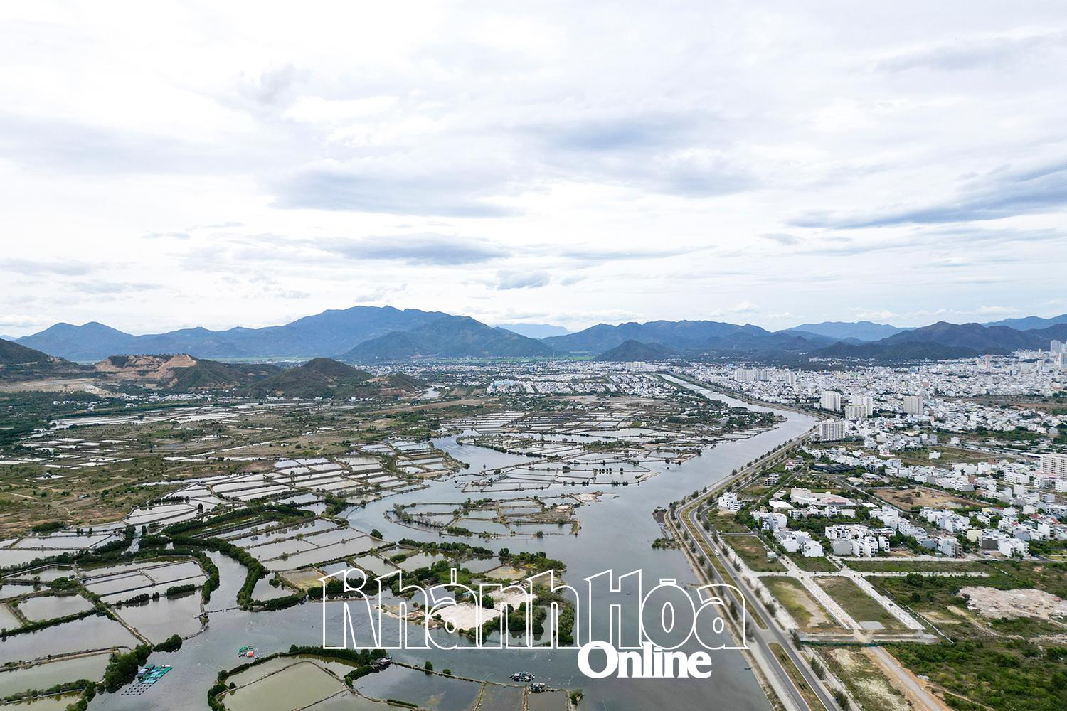 Renovating and connecting rivers to develop tourism