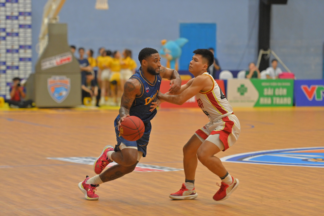 VBA 2023’s 46th match day: Nha Trang Dolphins beat Saigon Heat
