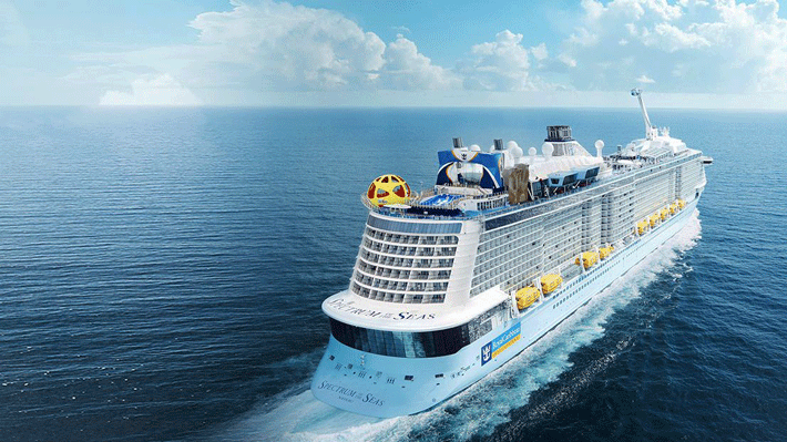 Spectrum of the Seas brings 4,600 holiday-makers to Nha Trang