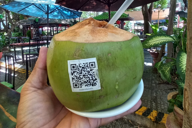 Attaching QR codes to agricultural products
