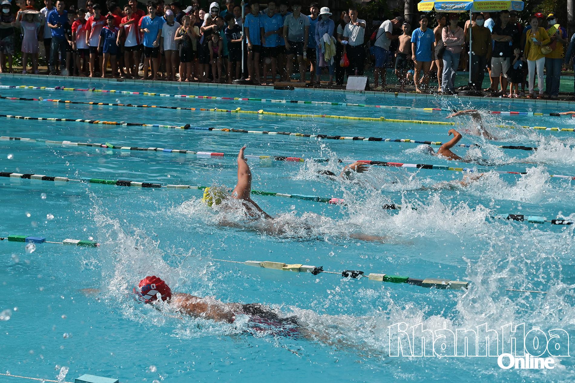 239 players participate in Khanh Hoa’s swimming race for age groups 2025