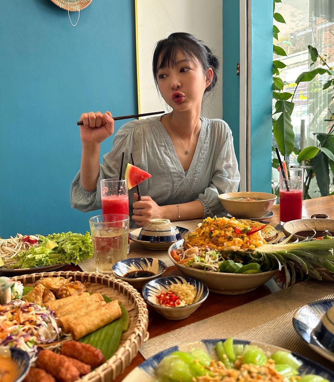 Korean tourists love Vietnamese cuisine in Nha Trang