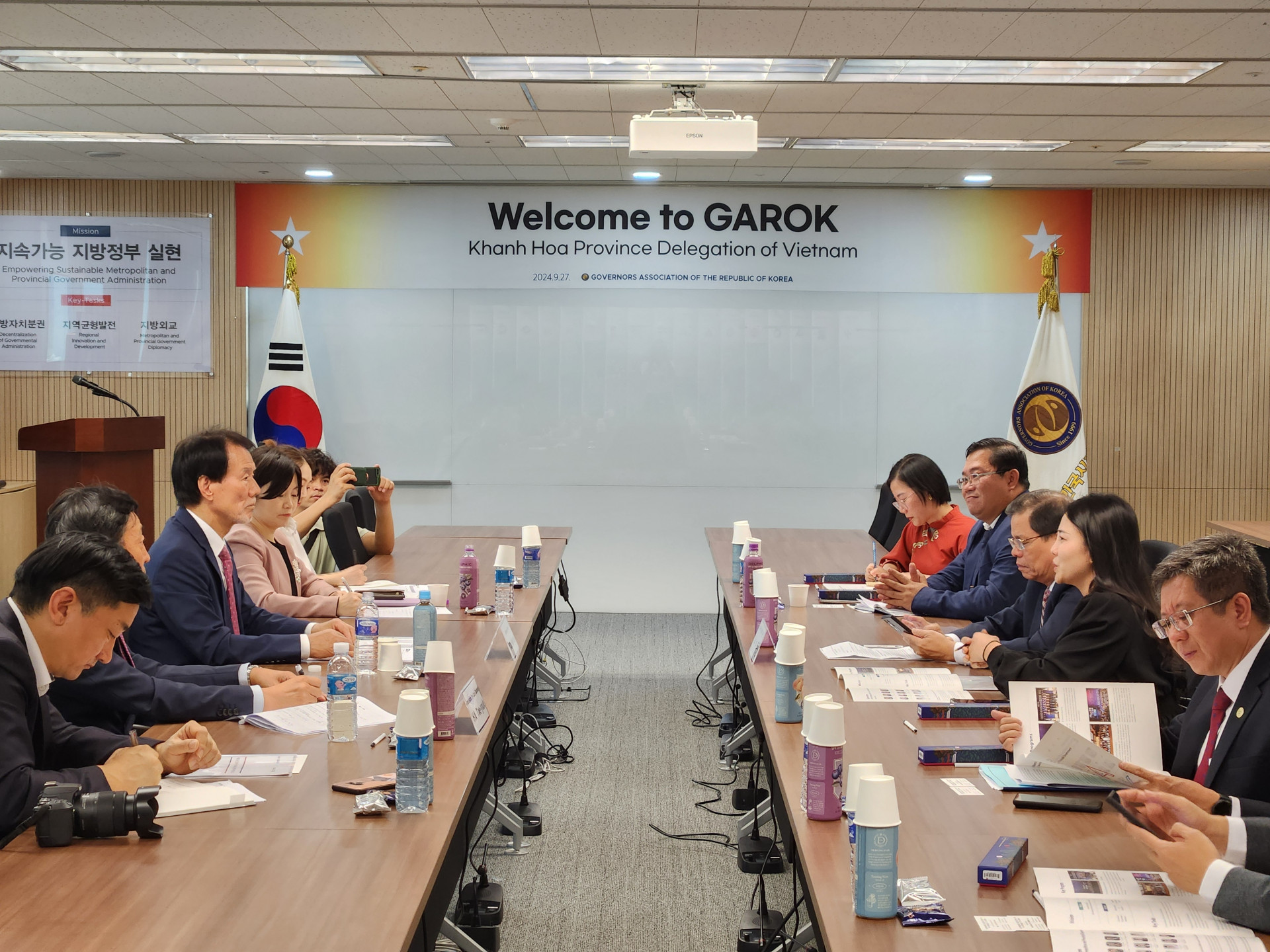Provincial delegation works with Governors Association of S.Korea and SBS