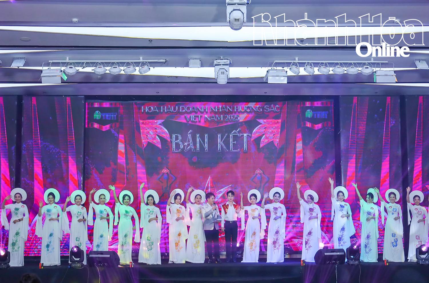 Beauty pageant for Vietnamese entrepreneurs 2025 semi-final night in Nha Trang