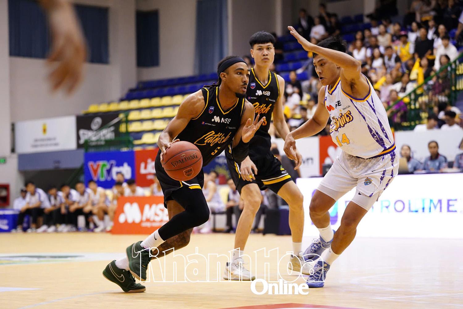 VBA Star-X 2025: Nha Trang Dolphins fail to capitalize on advantage