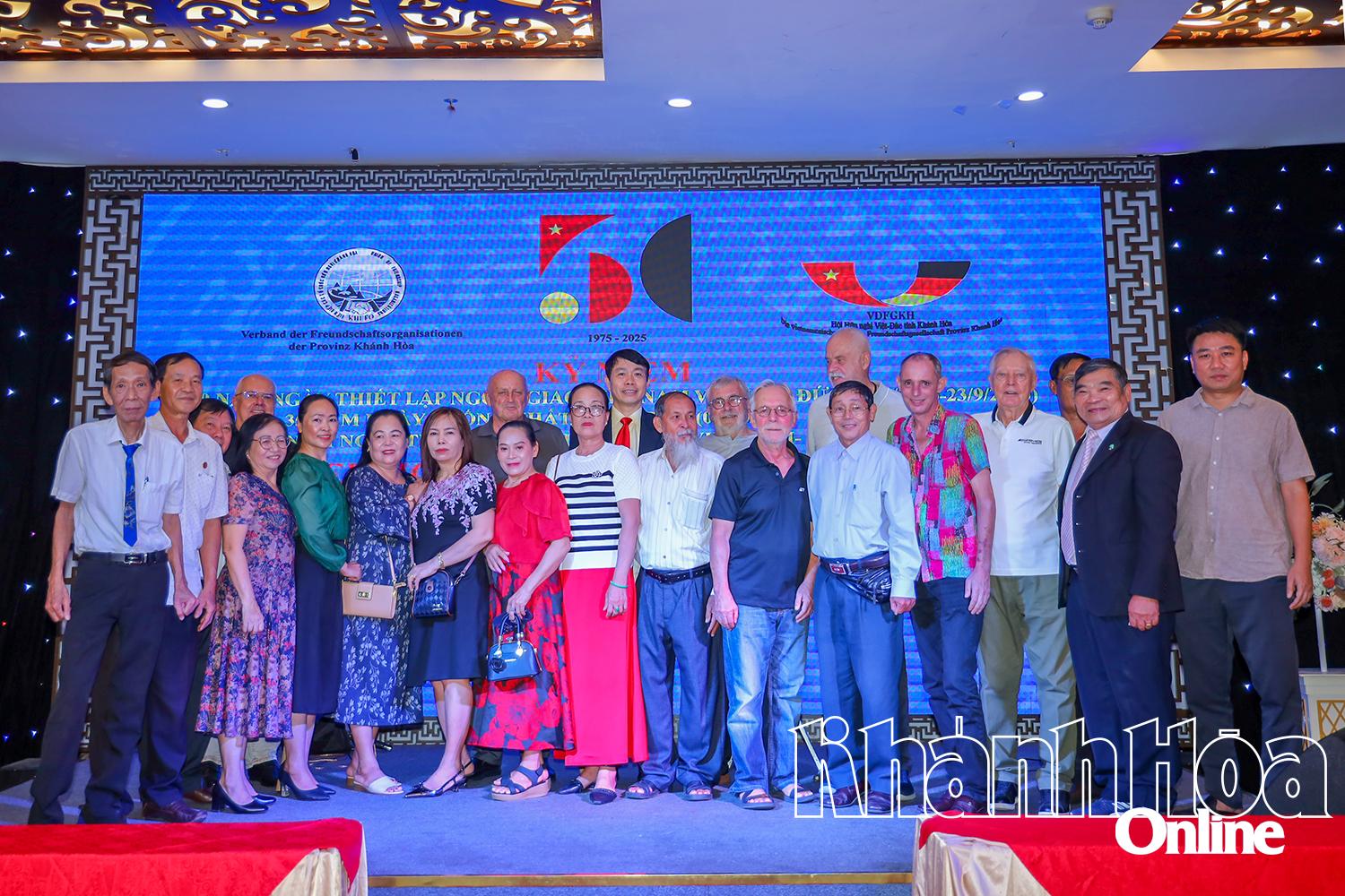 Meeting and exchange on 50th anniversary of diplomatic relations between Vietnam and Germany