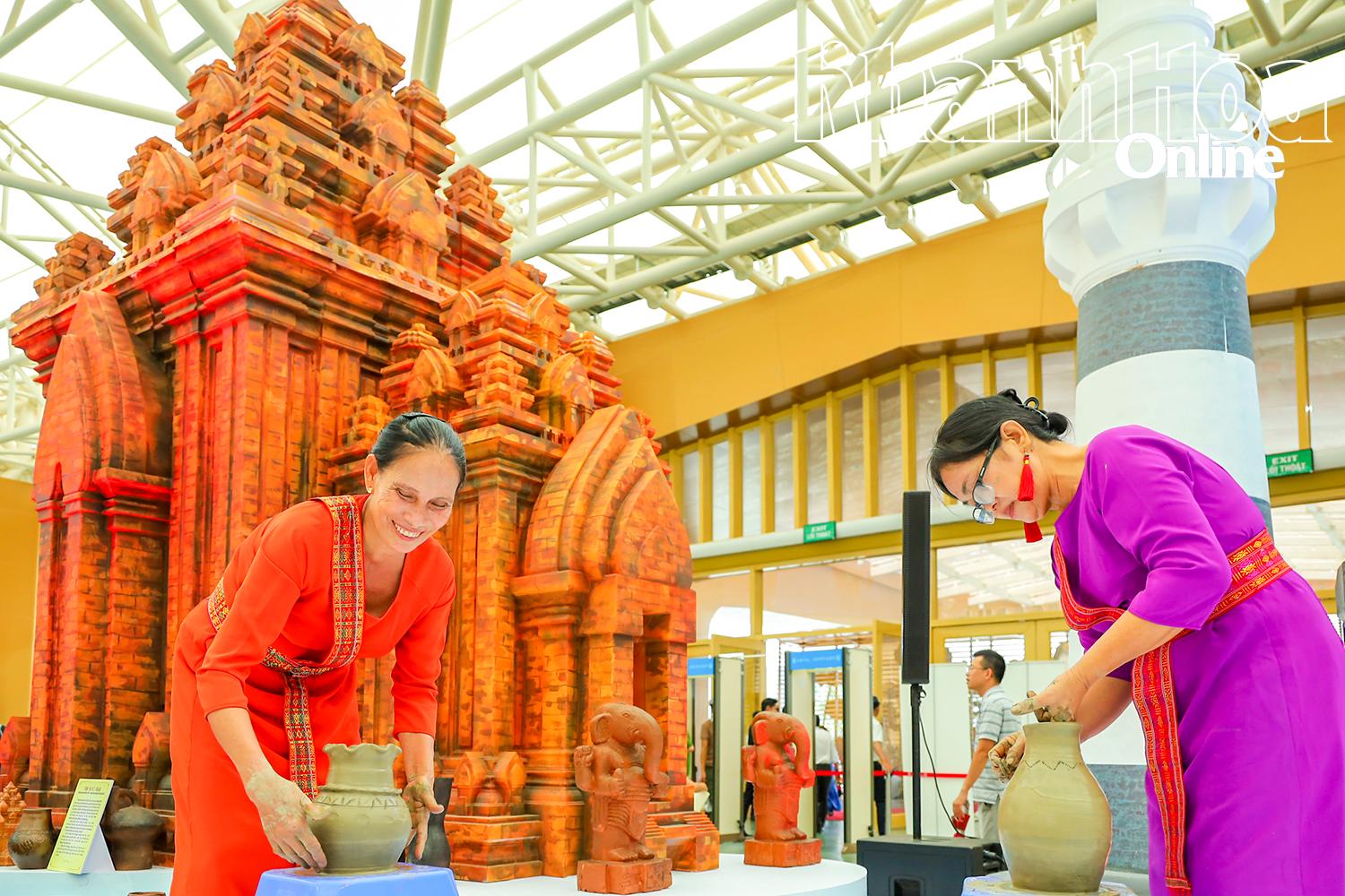  Bau Truc pottery village aimed to become community tourism destination