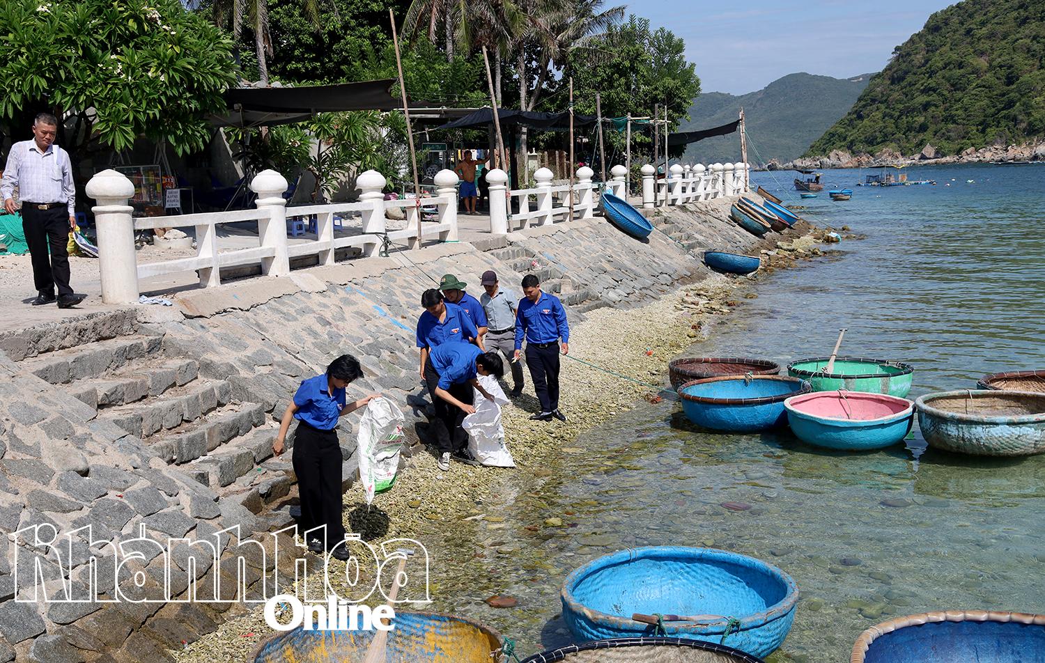Bich Dam beach village becoming greener