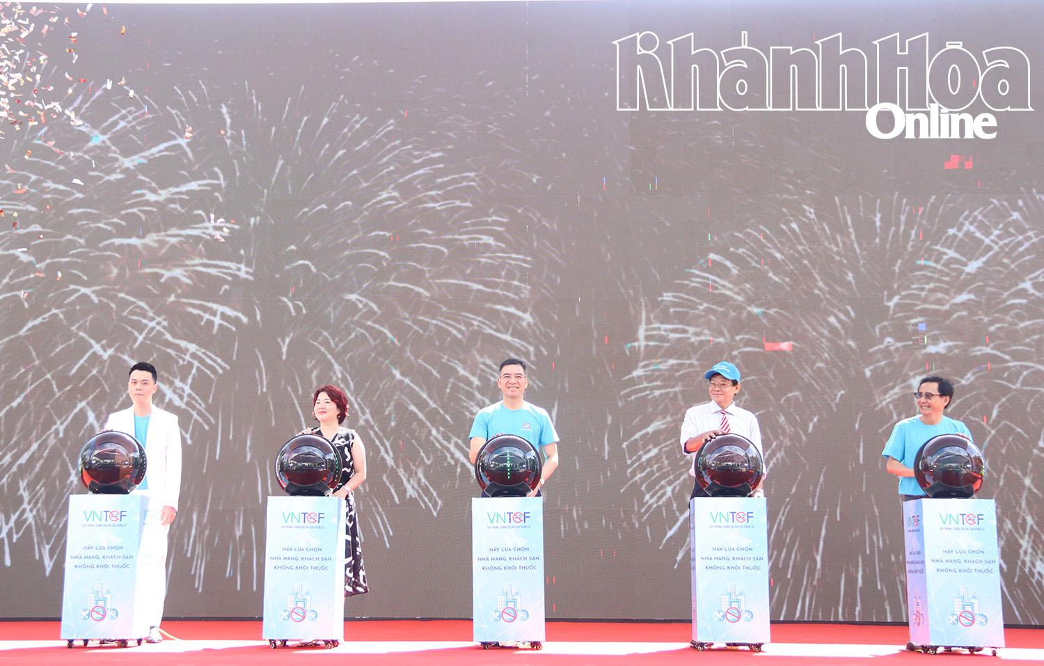 Campaign to promote smoke-free environment at home, restaurants and in public places