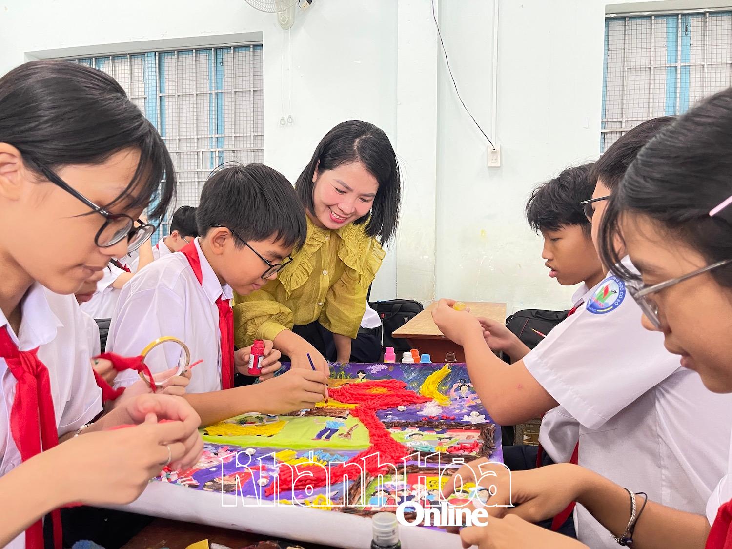 Fruit foam net reuse craft ideas for Mid-Autumn Festival