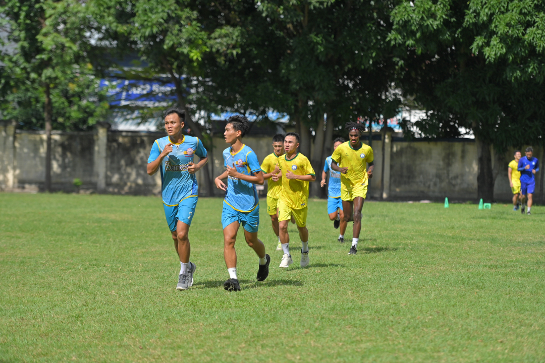 Khanh Hoa FC preparing for new season