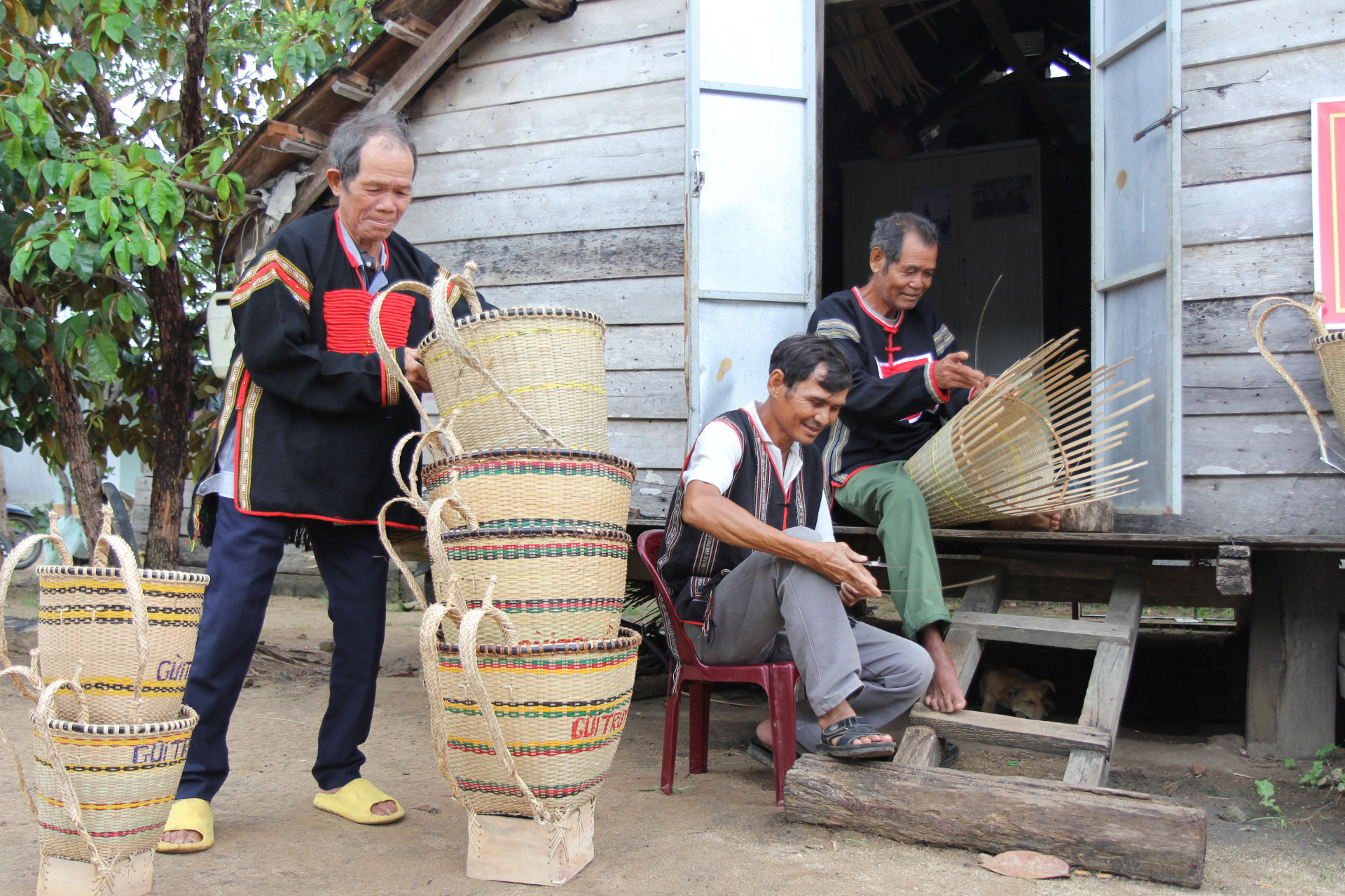 Traditional bamboo basket-weaving craft preserved and promoted