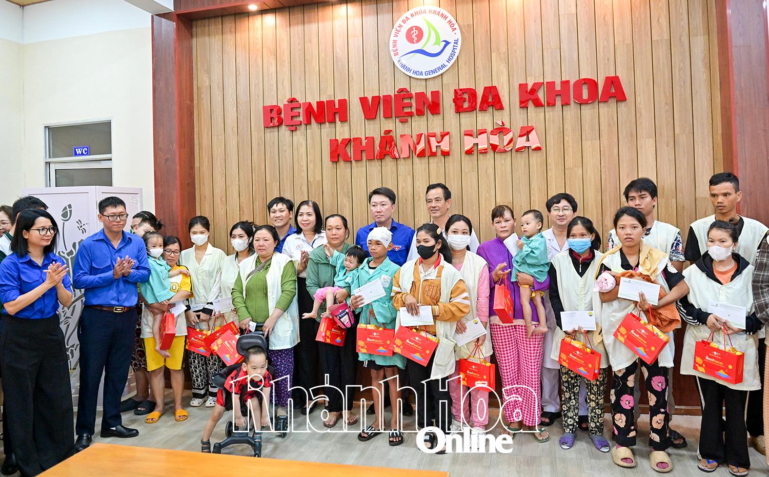 Warm and affectionate Moon season for kids